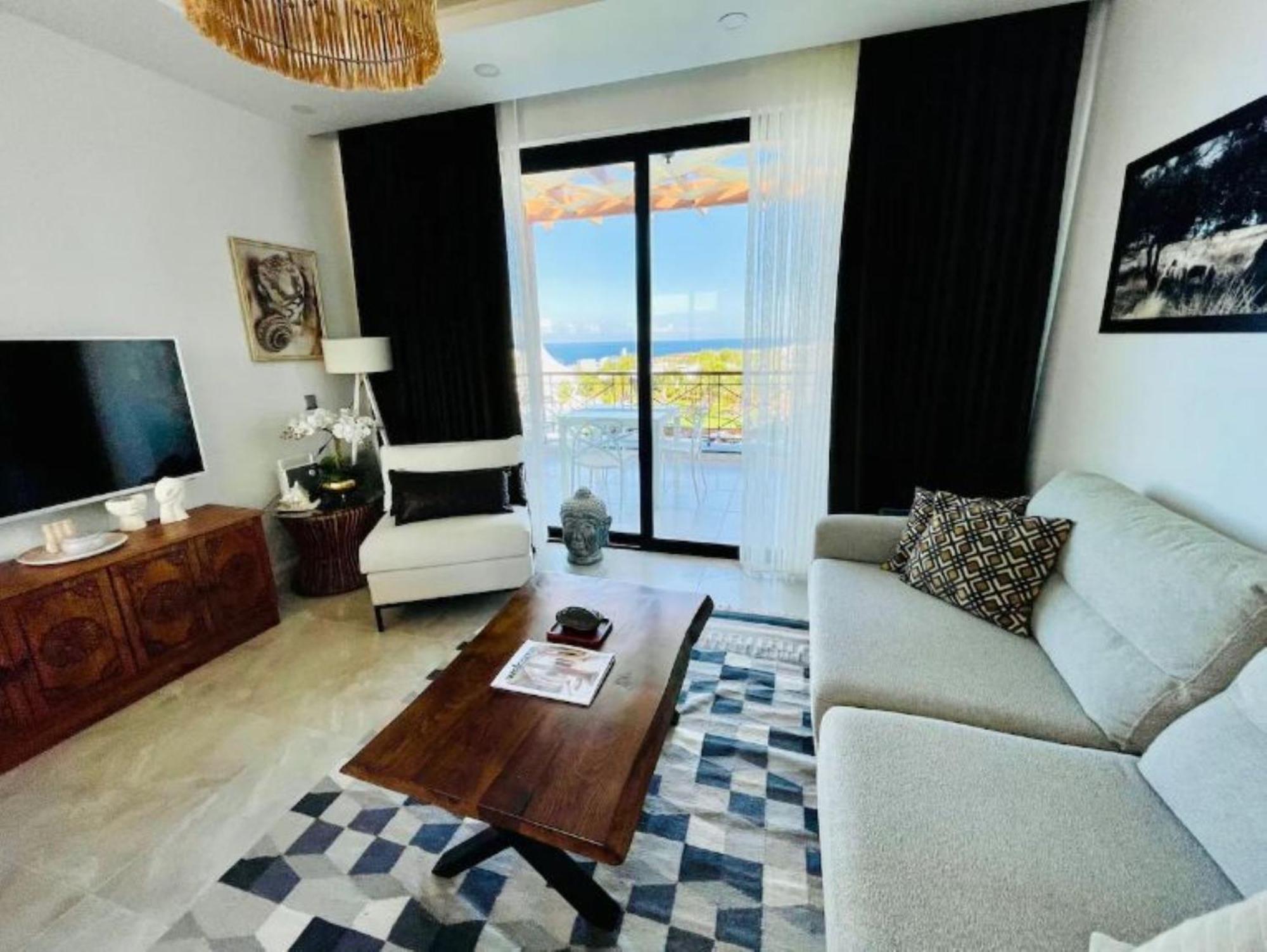 Apartmán Luxurious Seafront Penthouse Kyrenia  Exteriér fotografie